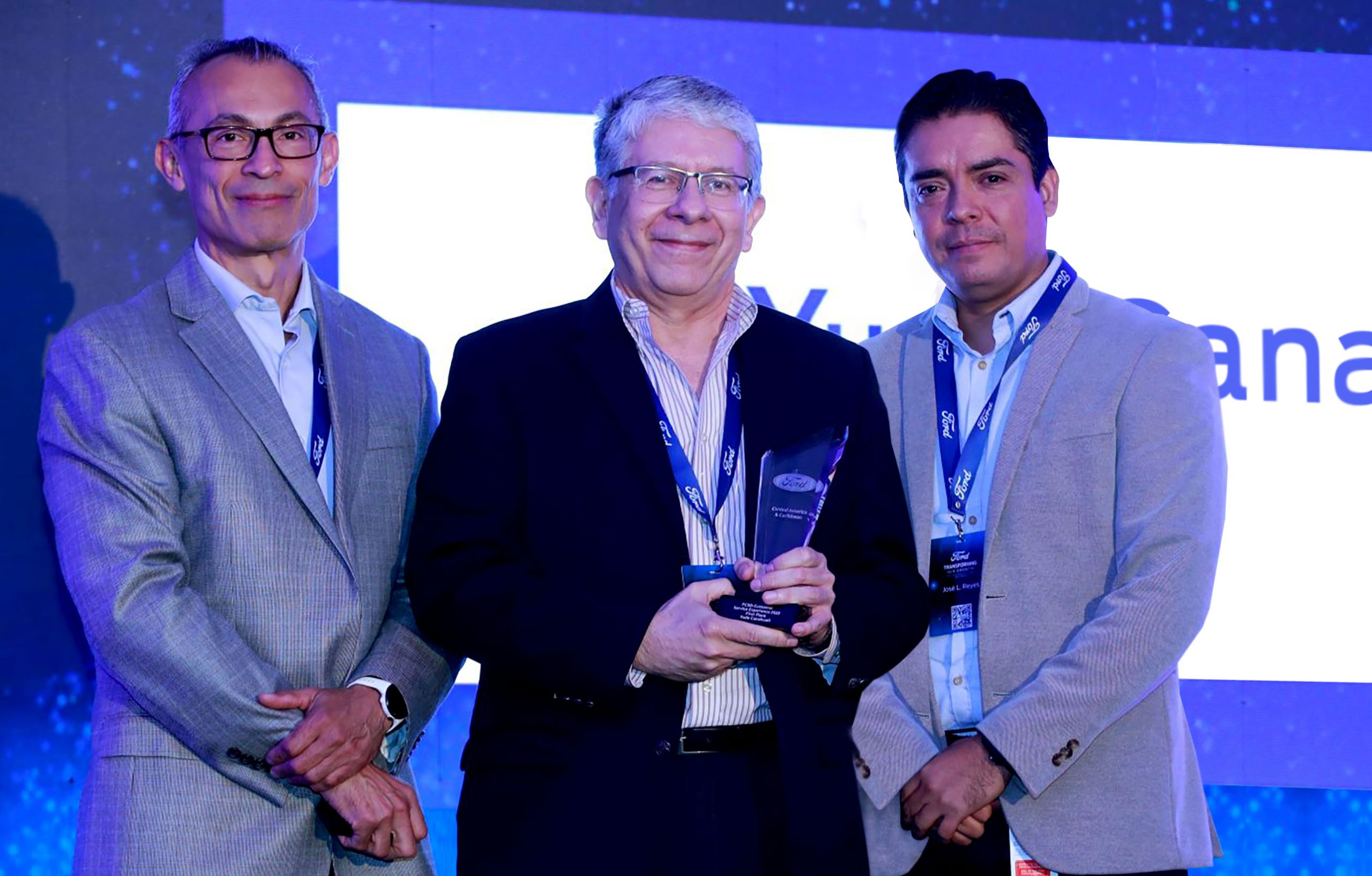 Premio primer lugar el servicio al cliente 2022 - Yude Canahuati Ford Honduras